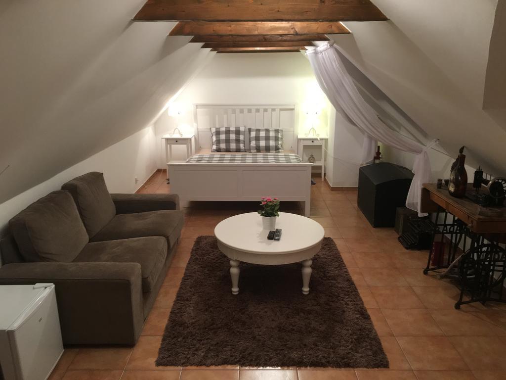 Hotel Habansky Dum à Dolni Vestonice Extérieur photo